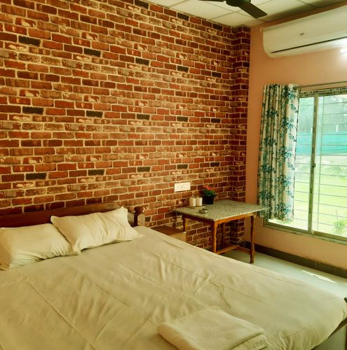 932cottage_bedroom2